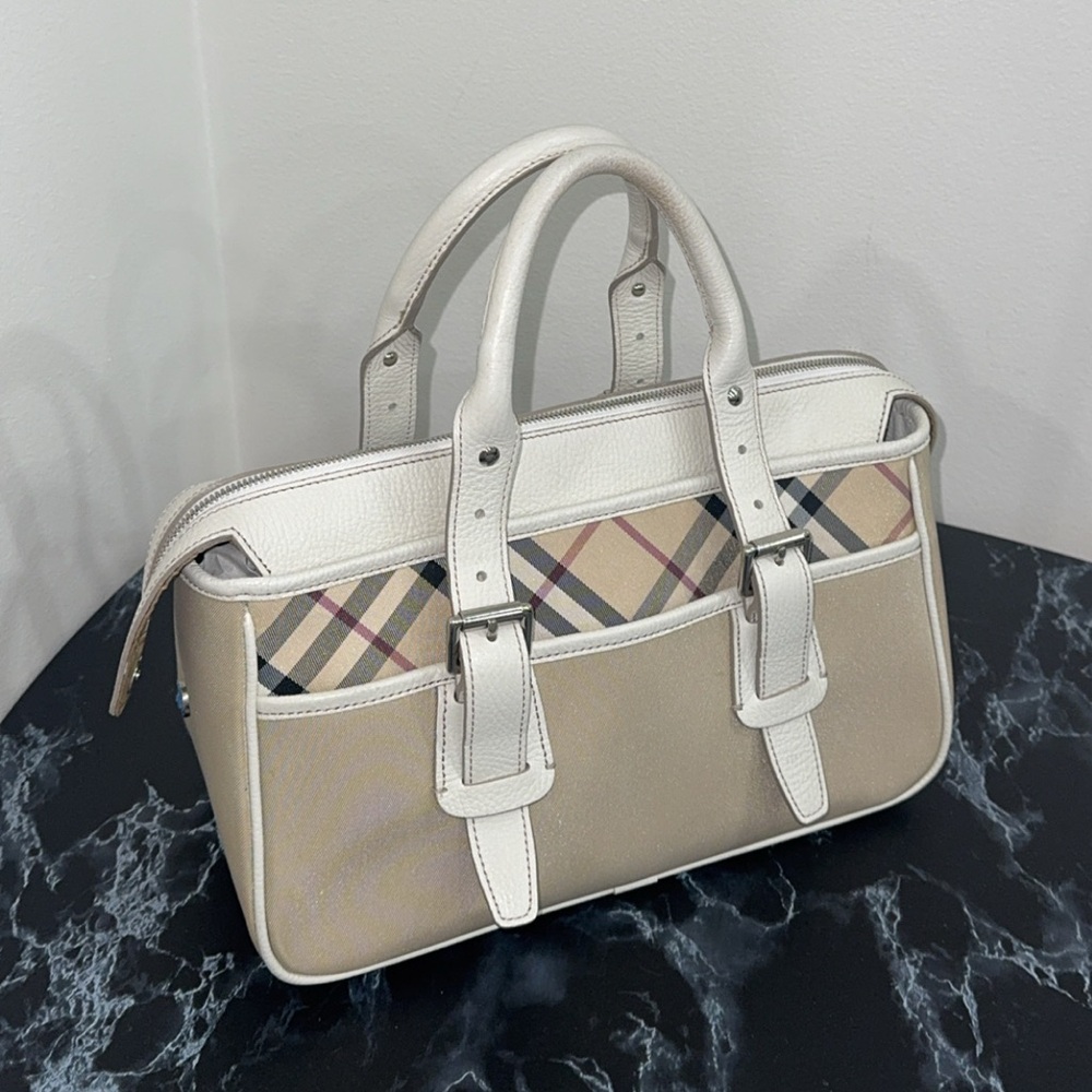 BURBERRY Leather Nylon Canvas Handbag Beige Ivory
Handbag AUTHENTIC - Picture 7 of 16